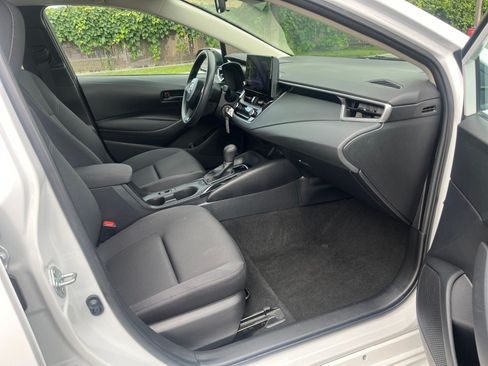 Used 2024 Toyota Corolla LE FWD image 28
