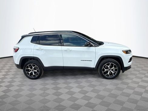 Used 2026 Jeep Compass Limited image 5