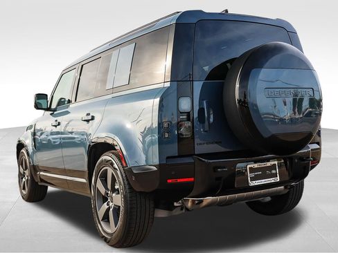 New 2026 Land Rover Defender 110 X-Dynamic SE AWD/4WD image 7