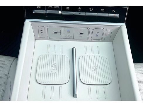 Used 2025 Hyundai Santa Fe Calligraphy image 27