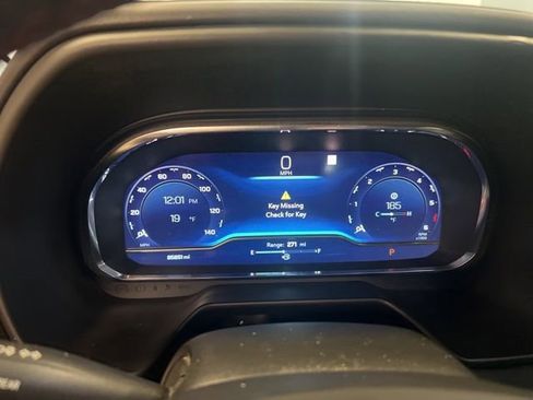 Used 2022 Chevrolet Suburban RST w/ Luxury Package image 11