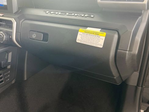 Used 2025 Toyota Tacoma SR image 34