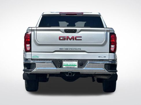 Used 2022 GMC Sierra 1500 SLE w/ Enhanced Capability Package AWD/4WD image 4
