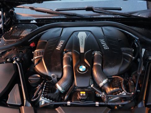 Used 2018 BMW 750i xDrive image 89