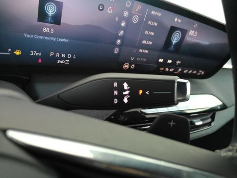 Used 2025 Buick Enclave Preferred image 41