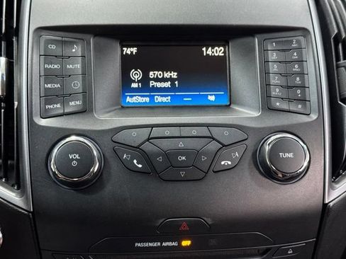 Used 2018 Ford Edge SE FWD image 16