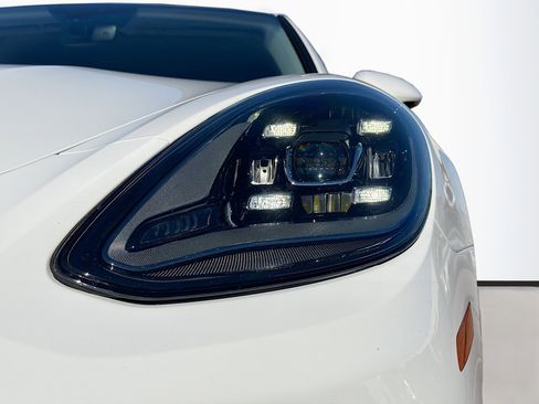 Used 2023 Porsche Panamera 4S w/ Premium Package image 9