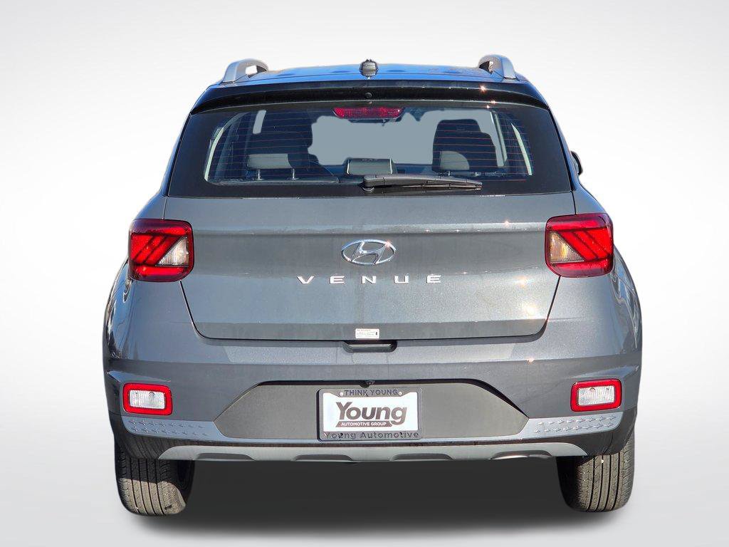 Used 2026 Hyundai Venue SEL FWD image 4