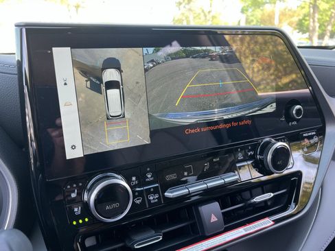 New 2026 Toyota Highlander Limited AWD/4WD image 15