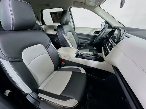 Used 2023 Nissan Pathfinder SV w/ Black Appearance Package AWD/4WD image 37