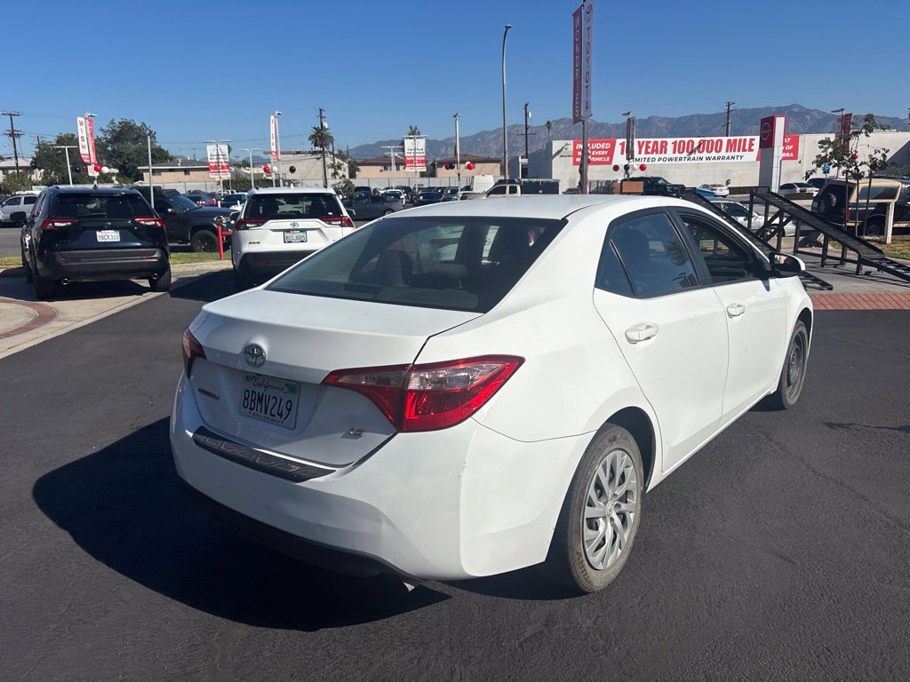 Used 2018 Toyota Corolla LE w/ Carpet Mat Package (TMS) FWD image 4
