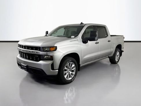 Used 2022 Chevrolet Silverado 1500 Custom w/ Safety Confidence Package AWD/4WD image 3