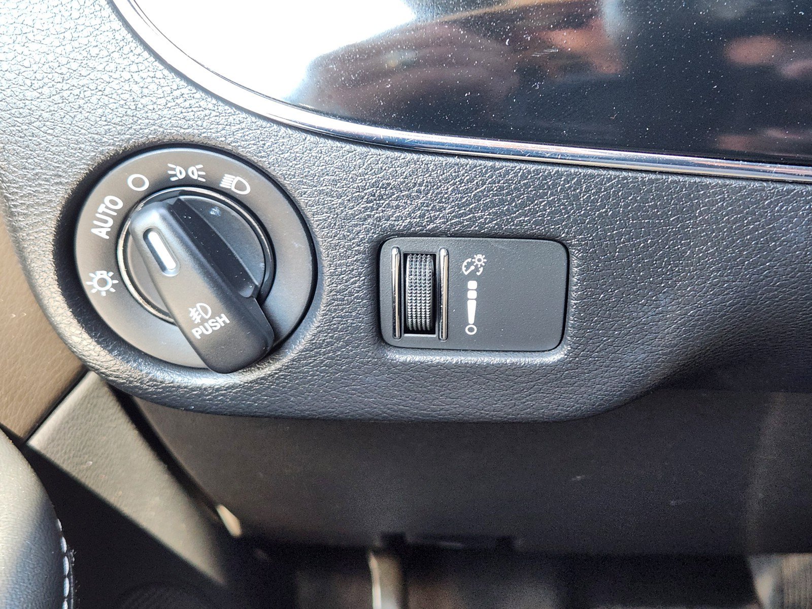 Used 2018 Dodge Grand Caravan SE FWD image 17