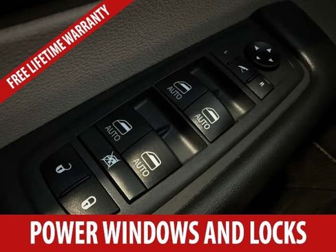 Used 2021 Chrysler Pacifica Limited w/ Premium & Safety Sphere Group FWD image 9