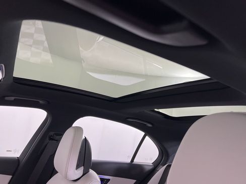 Used 2025 Mercedes-Benz C 300 4MATIC Sedan image 24