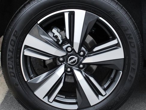 Certified 2025 Nissan Rogue SL w/ SL Premium Package image 12