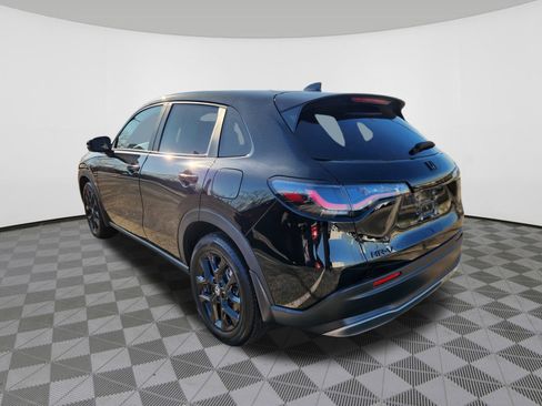 Certified 2023 Honda HR-V Sport image 3