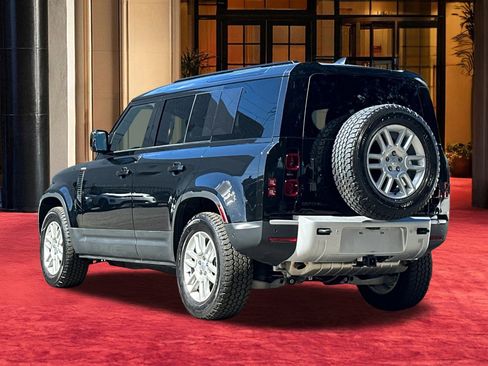 Used 2025 Land Rover Defender 110 S image 4