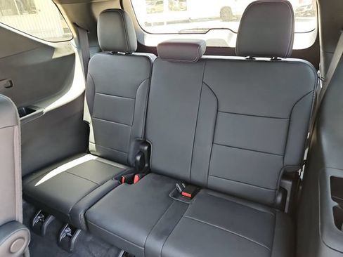 Certified 2024 Chevrolet Traverse LT FWD image 44