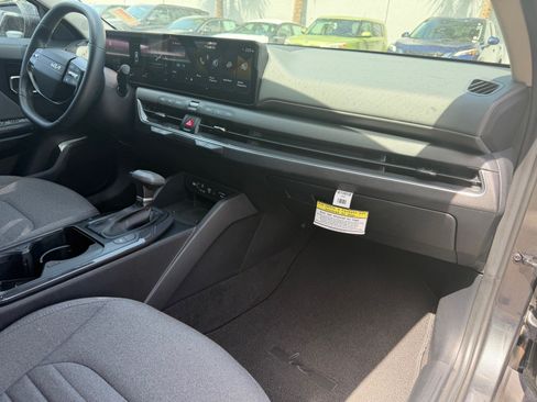 Certified 2025 Kia K4 EX FWD image 23