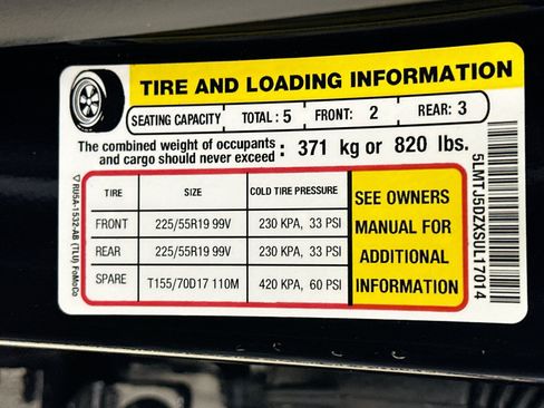 Used 2025 Lincoln Corsair Grand Touring w/ Equipment Group 302A AWD/4WD image 38