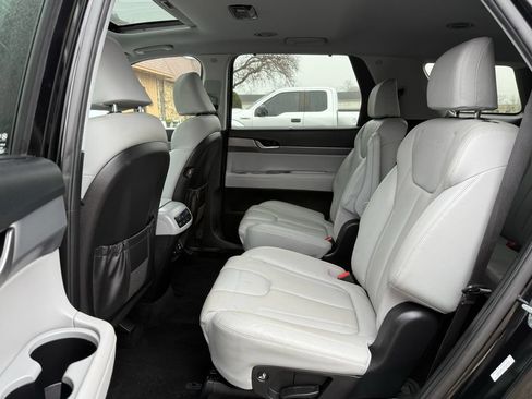 Used 2021 Hyundai Palisade SEL w/ Premium Package AWD/4WD image 16