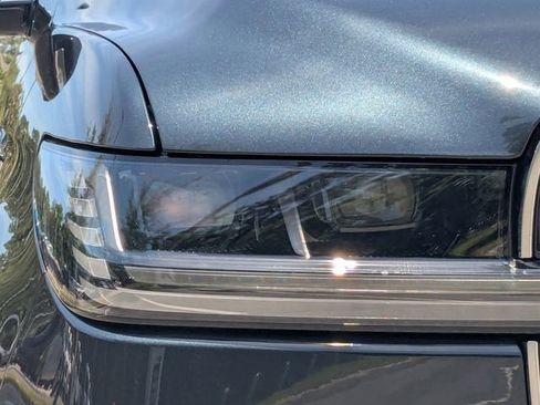 New 2026 Lincoln Navigator Reserve AWD/4WD image 9