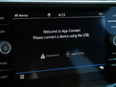 Certified 2024 Volkswagen Tiguan SE R-Line image 31