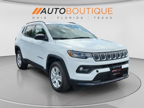 Used 2022 Jeep Compass Latitude w/ Sun and Sound Group AWD/4WD image 7