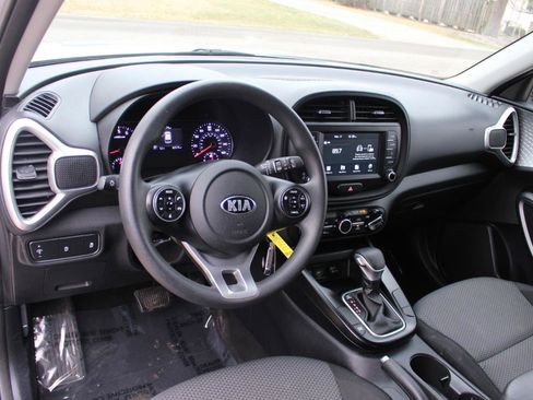 Used 2021 Kia Soul LX FWD image 15