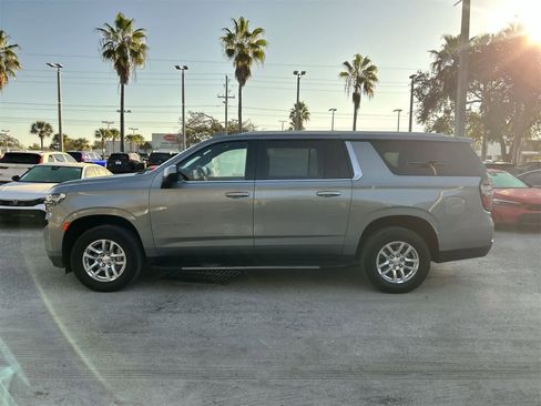 Used 2024 Chevrolet Suburban LT image 3