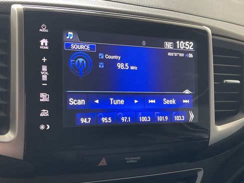 Used 2017 Honda Pilot EX image 16