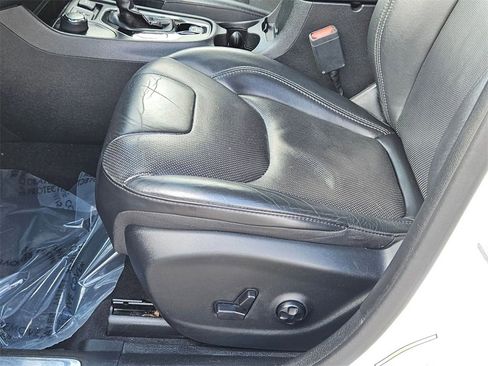 Used 2019 Jeep Cherokee Limited image 14