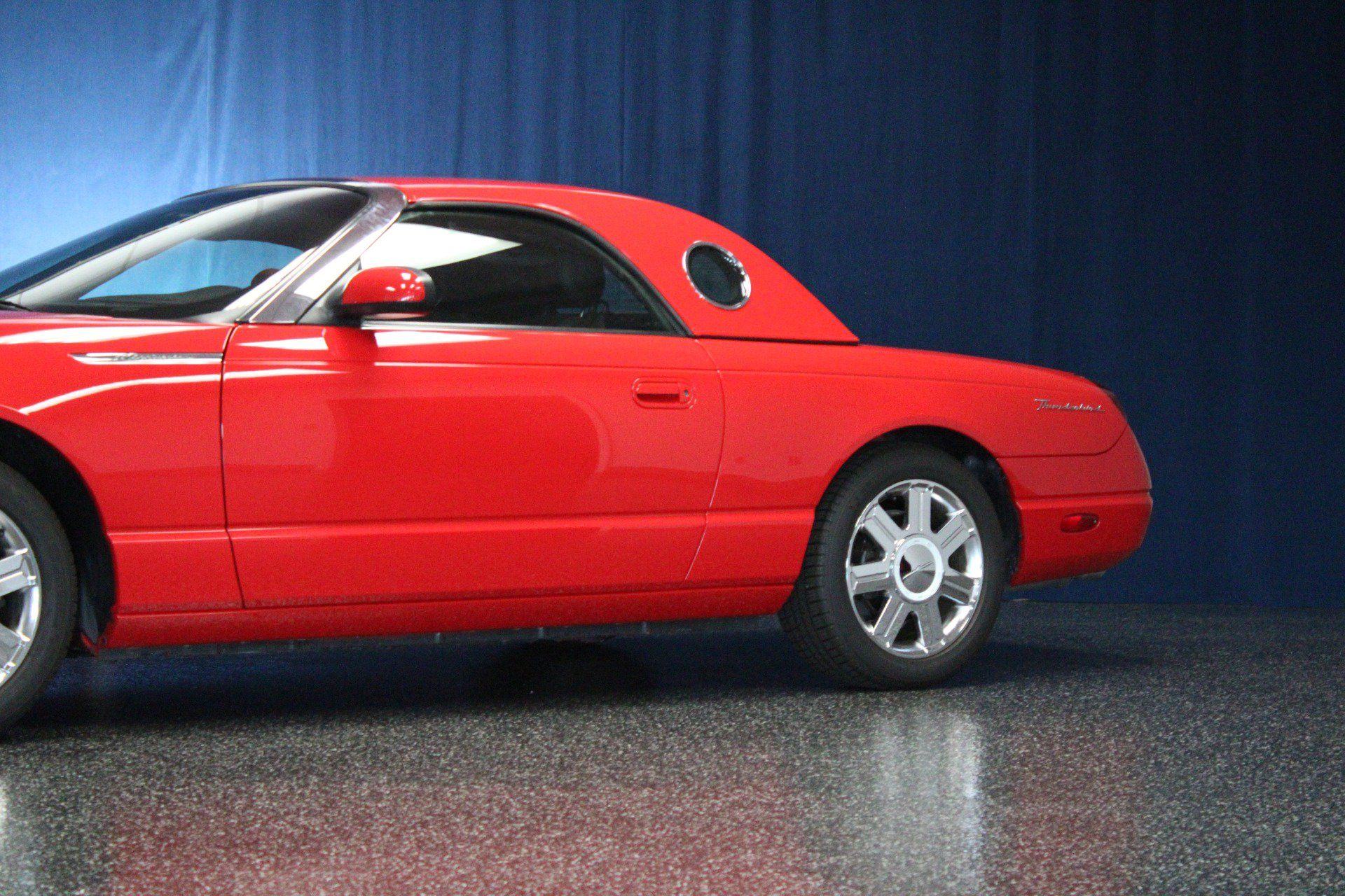 Used 2005 Ford Thunderbird RWD image 12