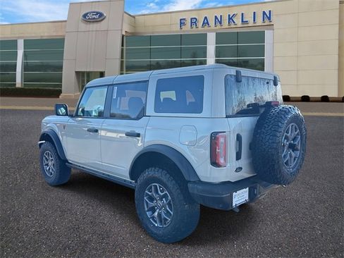 New 2025 Ford Bronco Badlands image 5