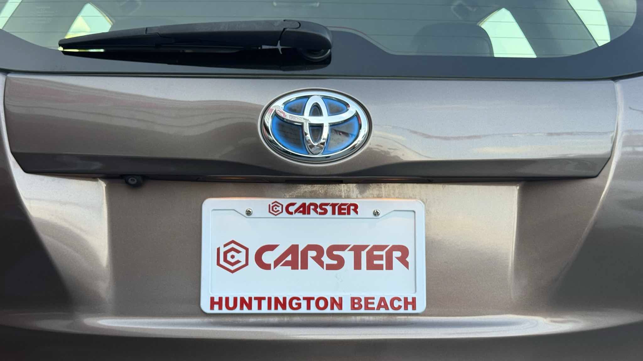 Used 2017 Toyota Prius V Four FWD image 34