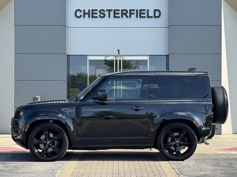 Certified 2024 Land Rover Defender 90 V8 AWD/4WD image 6