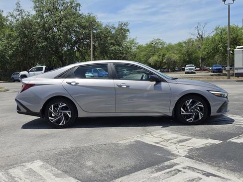 Used 2025 Hyundai Elantra Sport FWD image 6