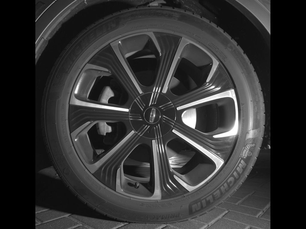 Used 2025 Lincoln Nautilus Reserve AWD/4WD image 9