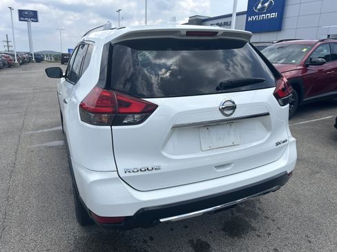 Used 2017 Nissan Rogue SV AWD/4WD image 4