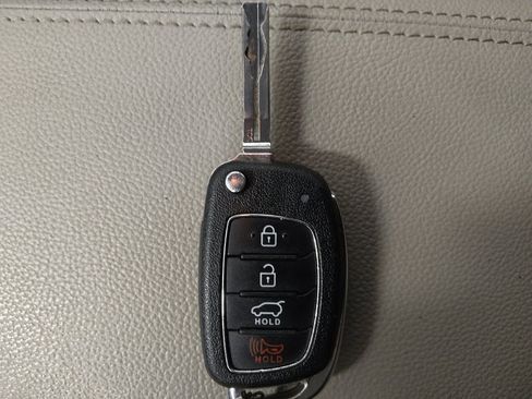 Used 2017 Hyundai Tucson SE w/ SE Popular Package 02 AWD/4WD image 32