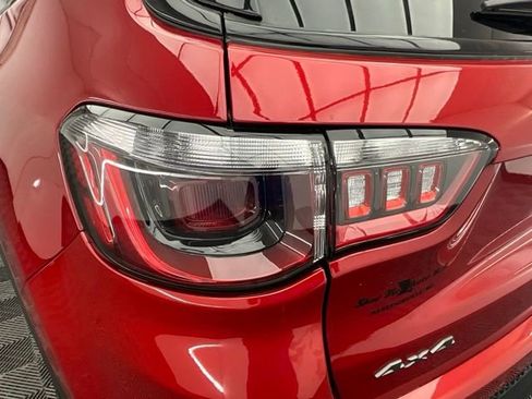 Used 2025 Jeep Compass Trailhawk AWD/4WD image 24