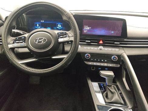 Used 2023 Hyundai Elantra SEL w/ Convenience Package FWD image 22