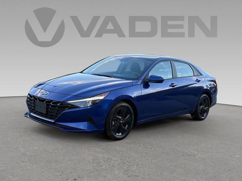 Used 2023 Hyundai Elantra SEL image 18