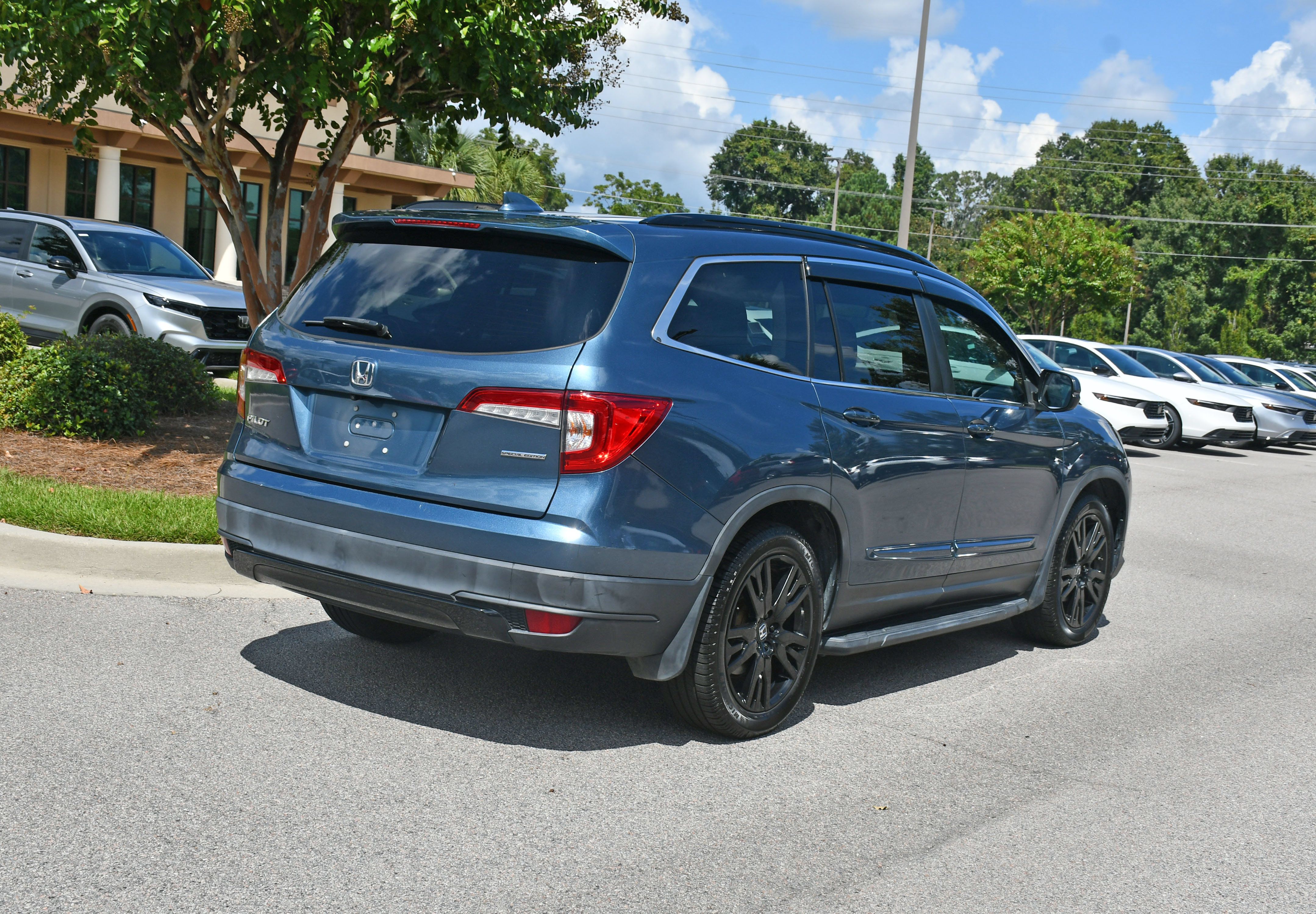 Used 2021 Honda Pilot Special Edition image 4