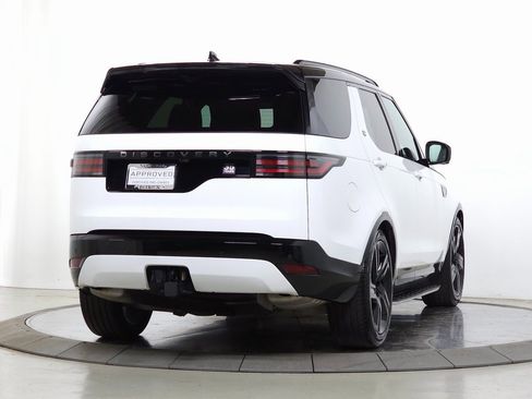 Used 2025 Land Rover Discovery Dynamic SE image 8