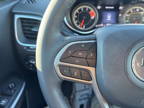 Used 2022 Jeep Cherokee Latitude Lux image 23