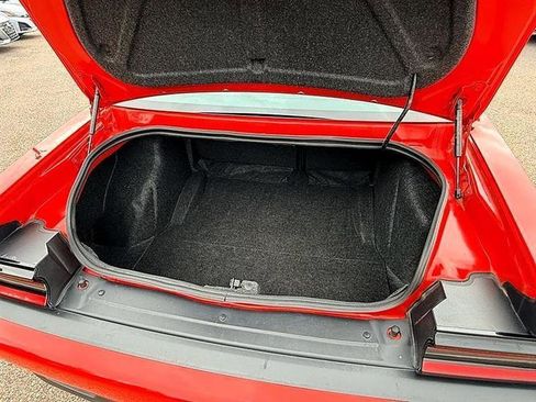 Used 2022 Dodge Challenger SXT RWD image 14