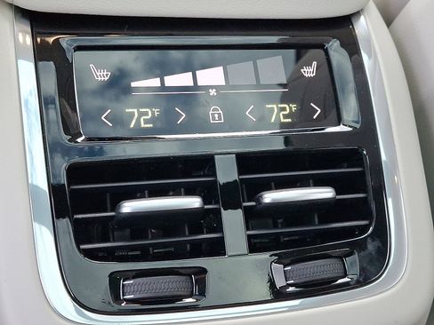 New 2026 Volvo XC60 B5 Ultra w/ Protection Package Premier image 6