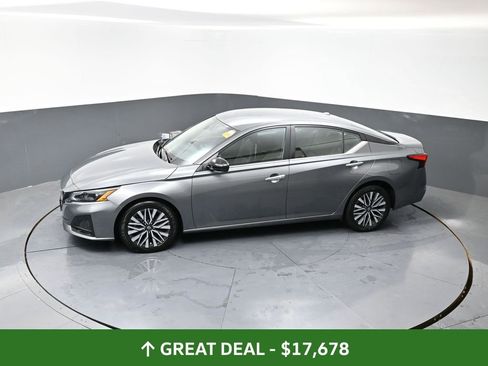 Used 2024 Nissan Altima 2.5 SV image 44